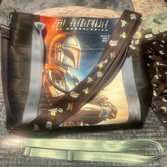 Harveys Star Wars Mandalorian Black and Blue Tote - Picture 2 of 10